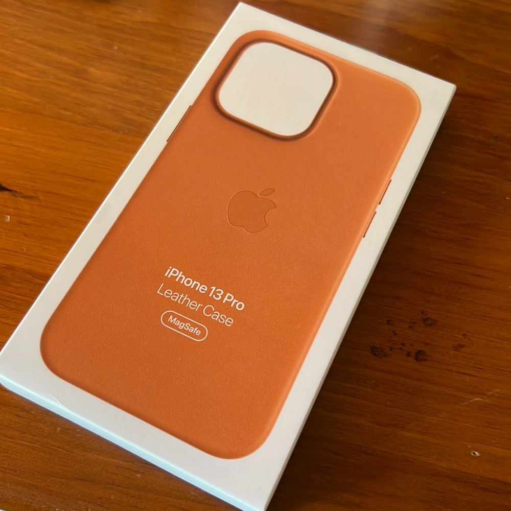 Apple iPhone 13 Pro Leather Case MagSafe